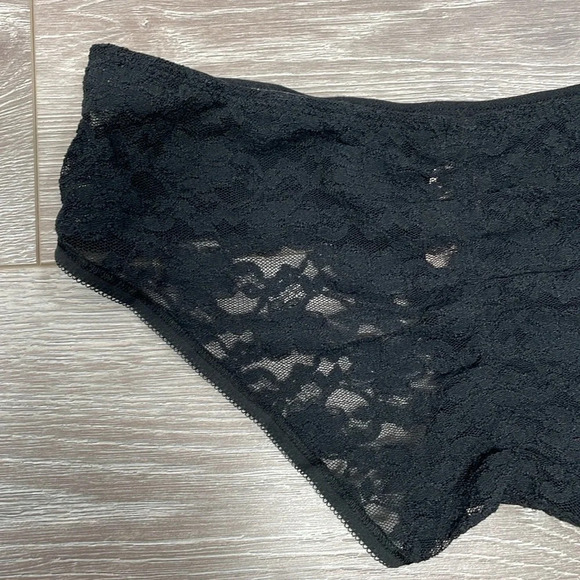 NWT Victoria’s Secret Low Rise Hiphugger Cotton Panty Ruched Lace Back Black S - Picture 5 of 13